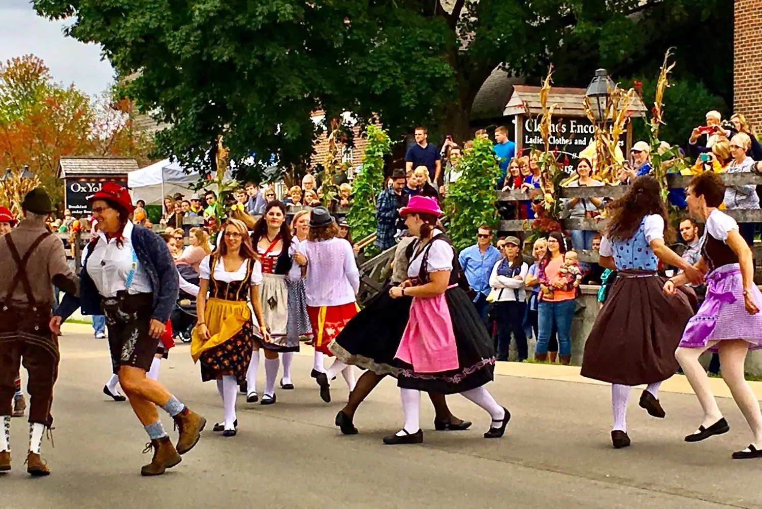 Przewodnik po europejskich festiwalach ludowych: Kalendarz i lokalizacje